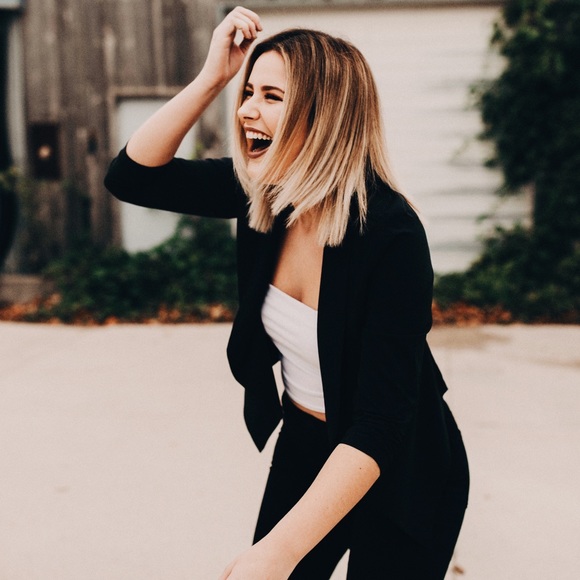 Meet your Posher, Emma - Picture 3 of 4